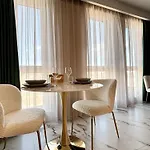 Cloud Nine Airport Residence- Free Parking, King *