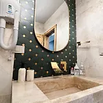 Cloud Nine Airport Residence- Free Parking, King *