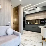 アパート Cloud Nine Airport Residence- Free Parking, King