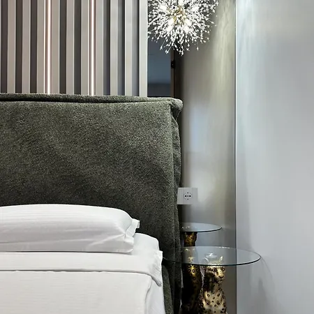 Cloud Nine Airport 아파트