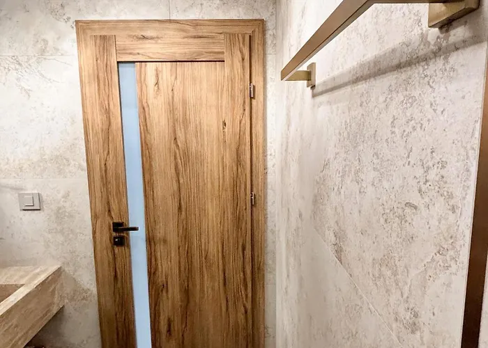 Cloud Nine Airport Lejlighed *